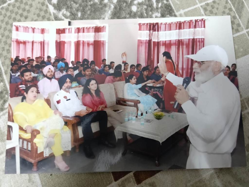 अचानक होने वाली मौतों से बचने के लिए सेफ्टी सहायता फर्स्ट एड और फायर सेफ्टी की ट्रेनिंग और अभ्यास बहुत ज़रूरी  डीएसपी कर्नल सिंह